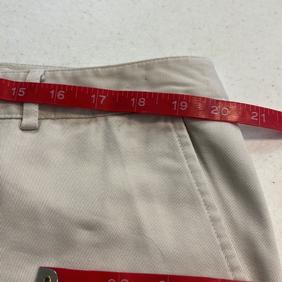 HP! L.L. Bean Womens Khaki Shorts - Picture 3 of 6